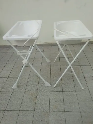 Banheira de bebê com base