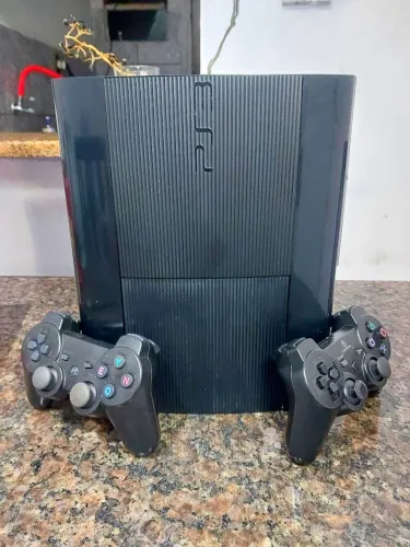 PS3 Super slim - DESBLOQUEADO +11 Jogos originais.
