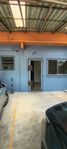 Apto 2/4 com suíte.