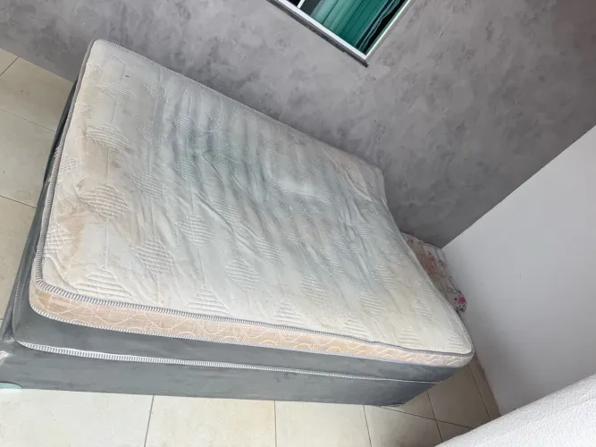 Vendo cama box com base e colchão