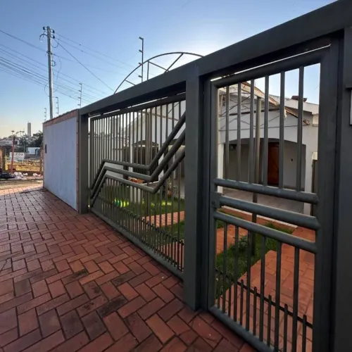 Casa com 3 quartos, Vila Modelo - Rio Verde