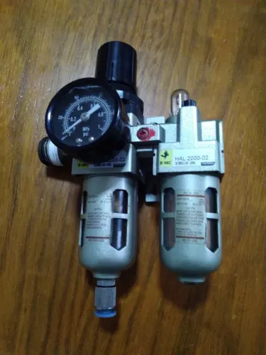 Filtro Regulador E Lubrificador De Ar Marca E-mc Entrada 1/2 Saída 1/4 Modelo HAL 2000-02