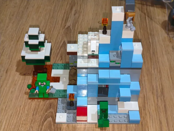 lego minecraft os picos gelados (21243)