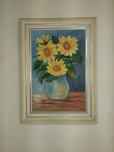 Quadro moldura em madeira e detalhes dourados. Impecável. 