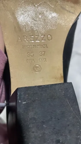 Bota de couros Arezzo