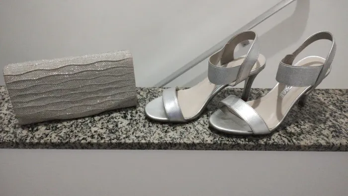 Sandália salto prata Via Marte 37 + bolsa 
