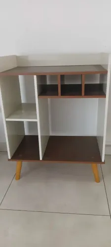 Aparador / Buffet para Bebidas Off White e Freijó - Excelente Estado