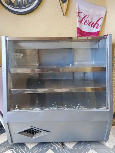 Balcão Vitrine Refrigerada Expositora em Inox