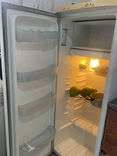 Geladeira ótimo estado de conservação 