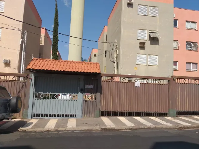 Apart. Condomínio Juruá - Tratar direto com proprietário.