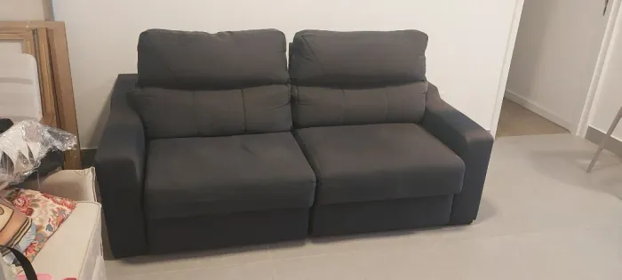 Sofá retrátil e reclinável