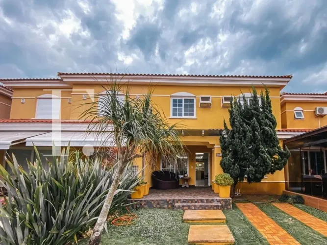 Casa À Venda no Condomínio Villas Resort