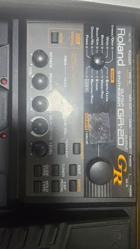 Pedaleira Roland GR20 zerada na caixa c/ plástico no visor!