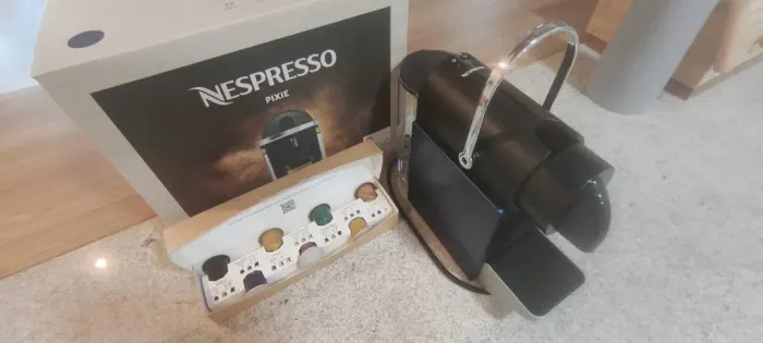 Cafeteira Nespresso Pixie - NOVA na Caixa (Nunca Usada) - Oportunidade!