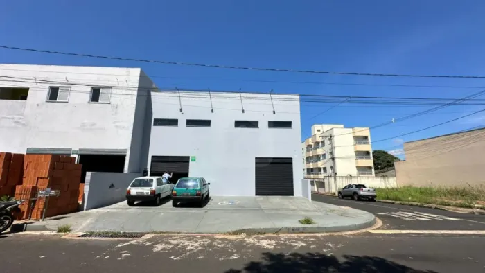 Barracão comercial para locação no bairro Laranjeiras