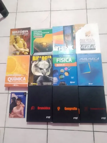 Vários livros de estudos todos praticamente novos alguns nem nunca usados