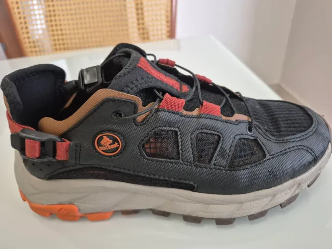 Bota trilha 38