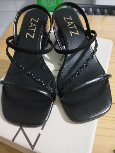 Sandália confortável salto baixo