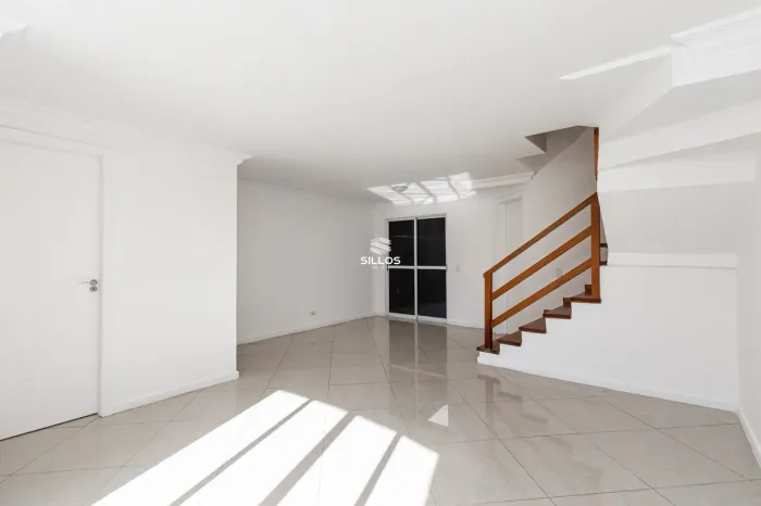 Sobrado em condomínio para alugar com 3 quartos no Bairro Alto, Curitiba