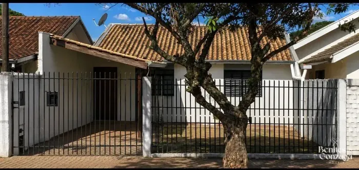 Casa GEMINADA à venda, Conjunto Habitacional Requião IV, com 3 quartos e fundos, Maringá,