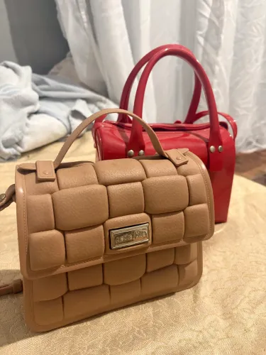 Duas bolsas Petite Jolie 