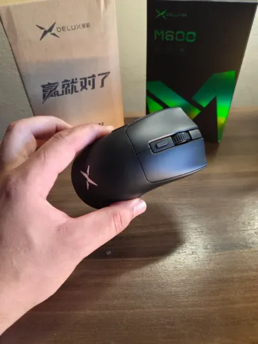 Mouse Delux M600 Mouse para jogos sem fio- NOVO