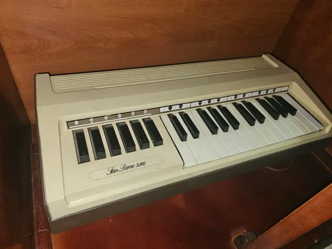 Teclado Vintage Órgão Vintage San Remo 5000 Hering - Anos 70/80