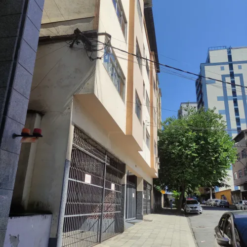 Apto no centro de Barra Mansa 