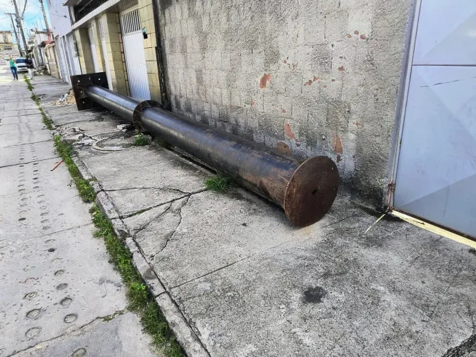 Poste Com Sapata Pronto 7 Metros