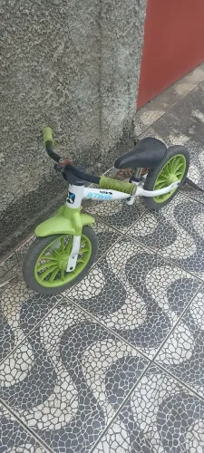 bicicleta de equilíbrio infantil B'Twin Runride 100 aro 12