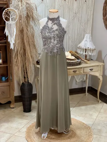 Vestido de festa Farthingale verde musgo