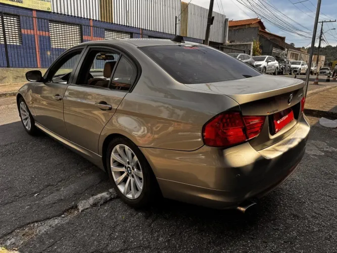 BMW 320I 320i 2011