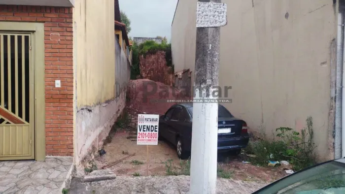 Terreno à Venda em Taboão da Serra