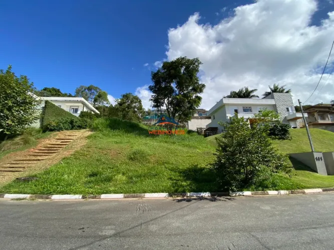 Terreno em condomínio à venda em Embu das Artes-SP, Jardim Indaiá! 700,00m² de área para s