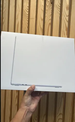MacBook Air M5 16/512 Tela de 15?