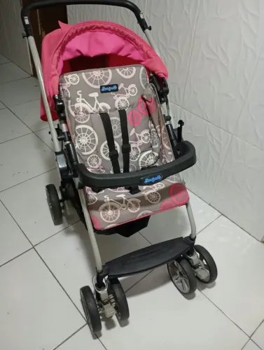 Carrinho de bebê burigotto semi novo