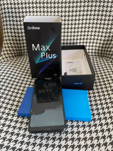 ZenFone Max Plus M2 - Tela Trincada/Retirar peças