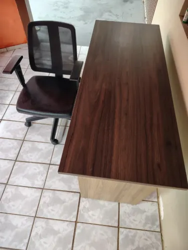 MESA COM CADEIRA PARA ESCRITÓRIO
