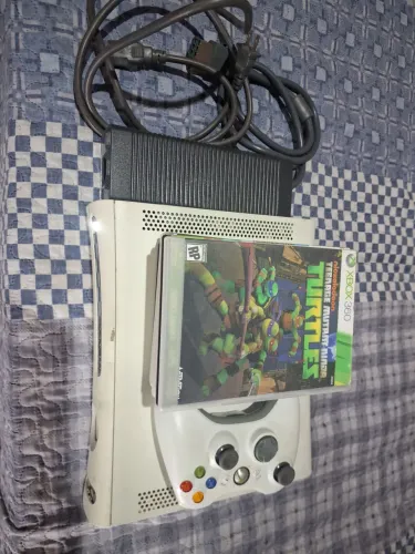 XBOX FAT DESBLOQUEADO LT 3.0 COM CONTROLE ORIGINAL MAIS JOGOS..
