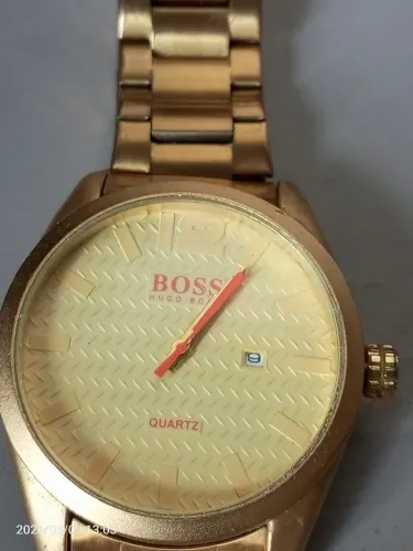 Relógio Hugo boos dourado 
