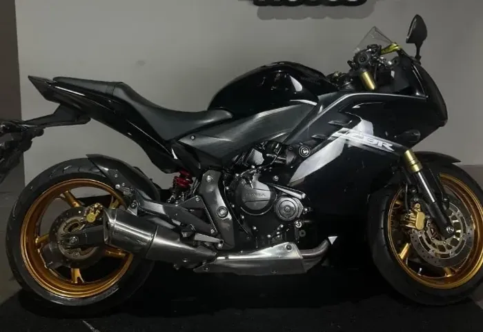 CBR 600 F IMPECÀVEL