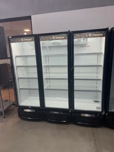 Refrigerador Vertical Conveniência Cerveja/Carnes 3 portas Gelopar Nova 