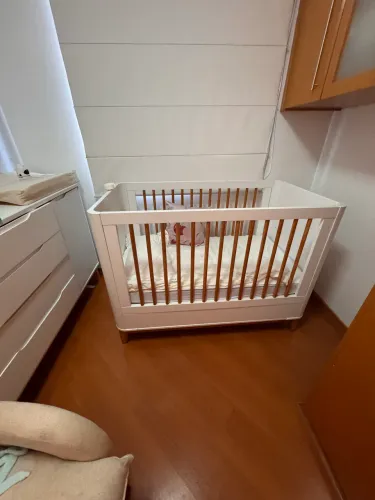 Berço de bebê em MDF COM SUPORTE DE CÂMERA ADAPTADO