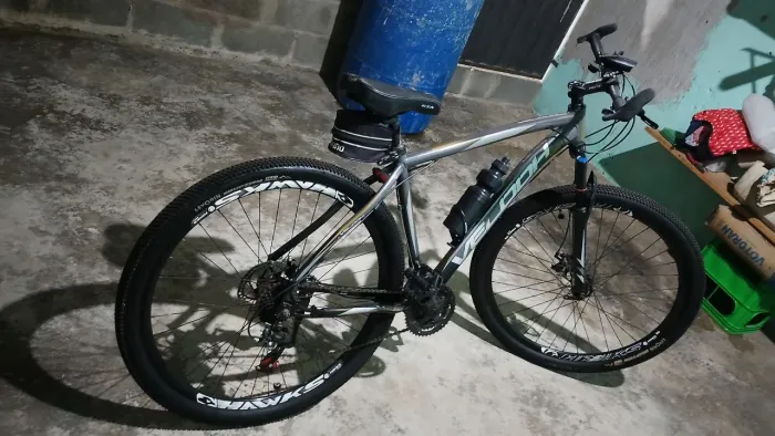 Bicicleta aro 29 impecável