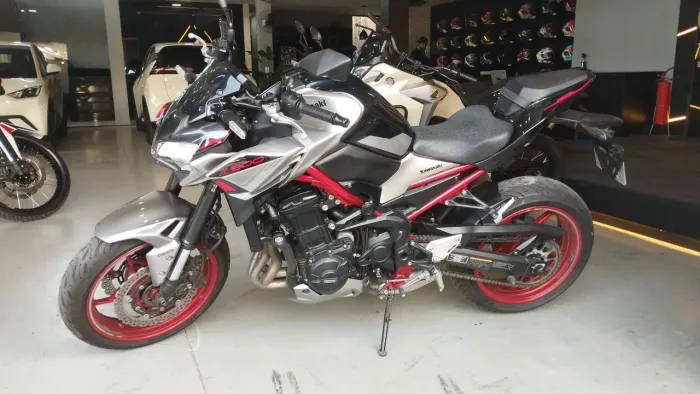 Kawasaki Z 900 2023