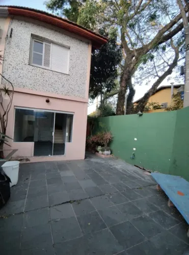Sobrado de Vila para venda tem 125 metros quadrados com 2 quartos em Vila Sônia - São Paul