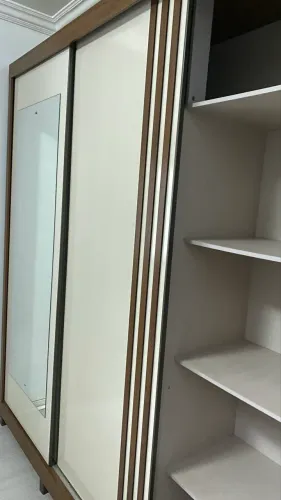 Guarda-roupa/Armário