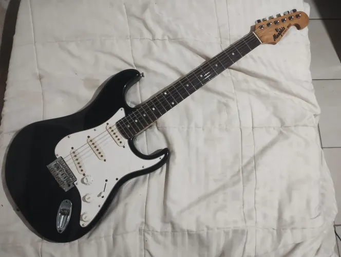 Guitarra Memphis mg22 e periféricos