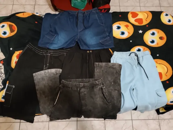 Vende-se 5 calças cargo novas