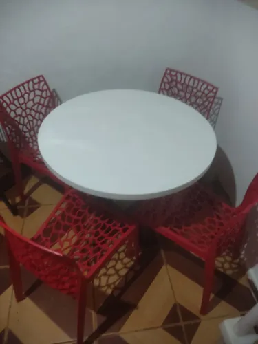 Mesa de jantar nova
